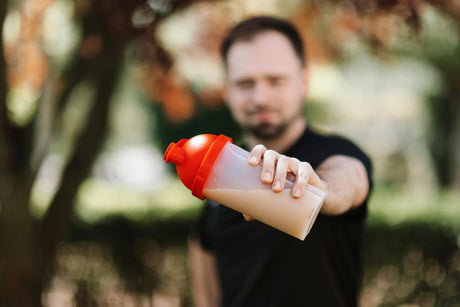 Tout savoir sur la whey concentrée : avantages et inconvénients