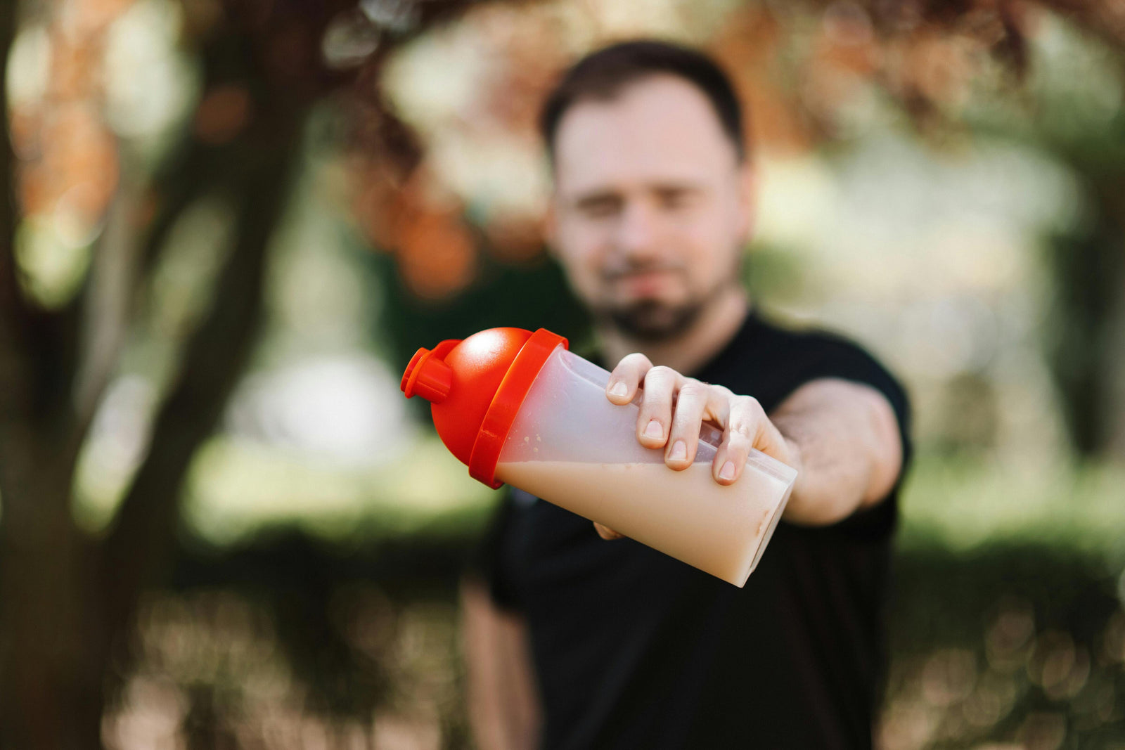 Tout savoir sur la whey concentrée : avantages et inconvénients